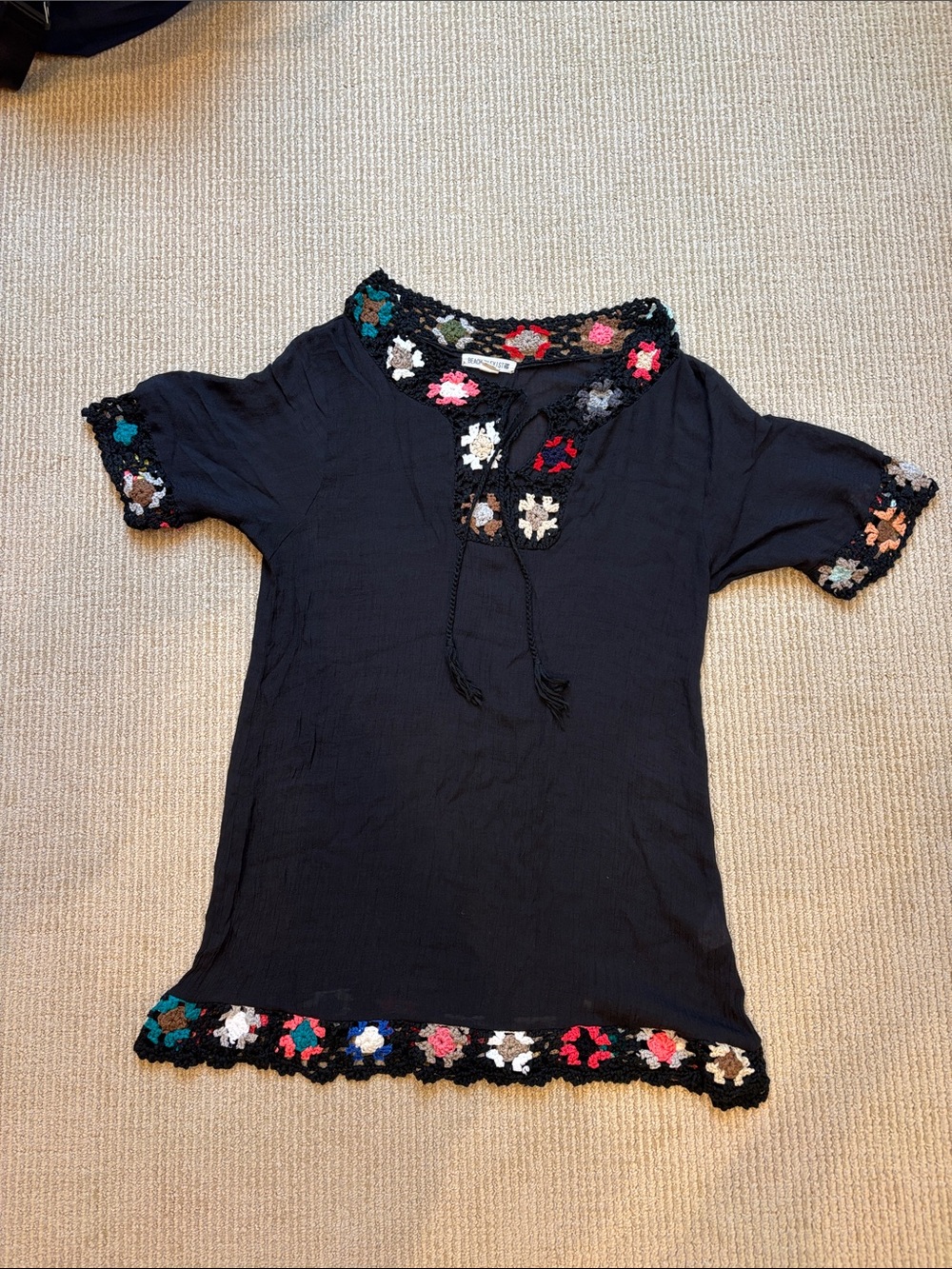Women’s Black Crochet-Trim Short Sleeve Swim Coverup